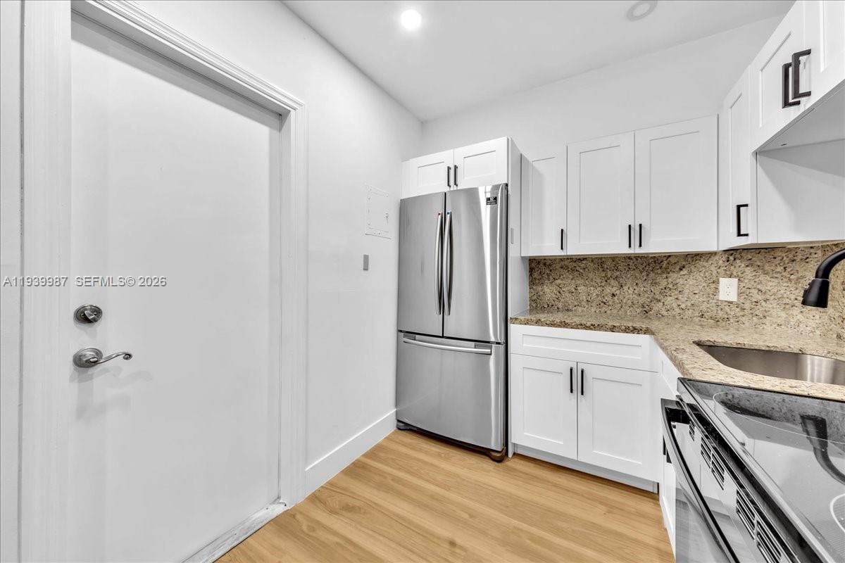 VILLAGE AT HARBOR BEACH CO - Residential Lease