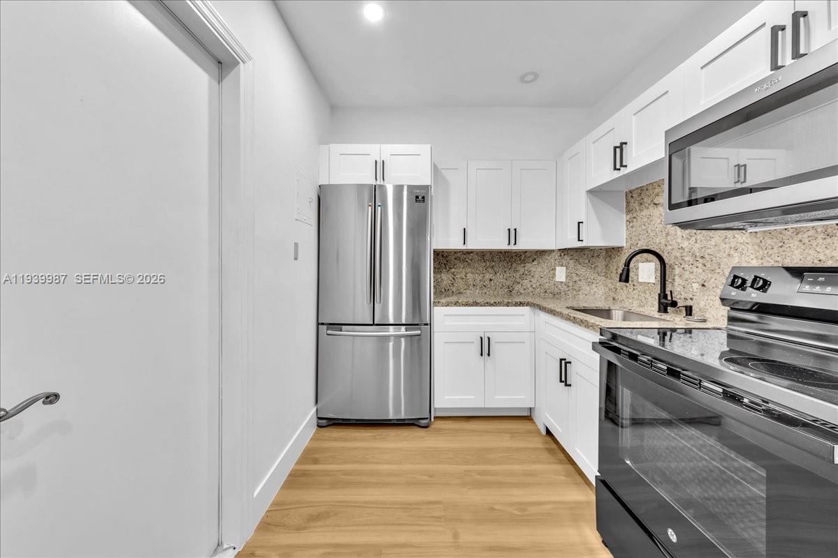 VILLAGE AT HARBOR BEACH CO - Residential Lease