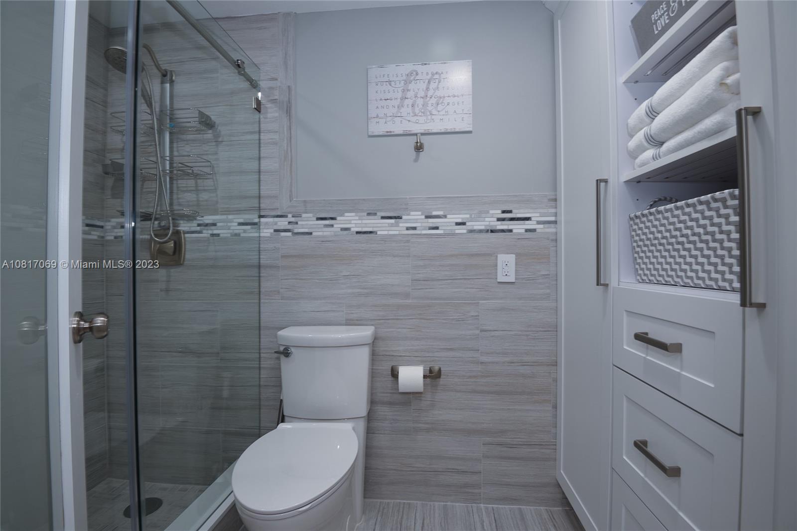 ALEXANDER TOWERS CONDO - Residential Lease