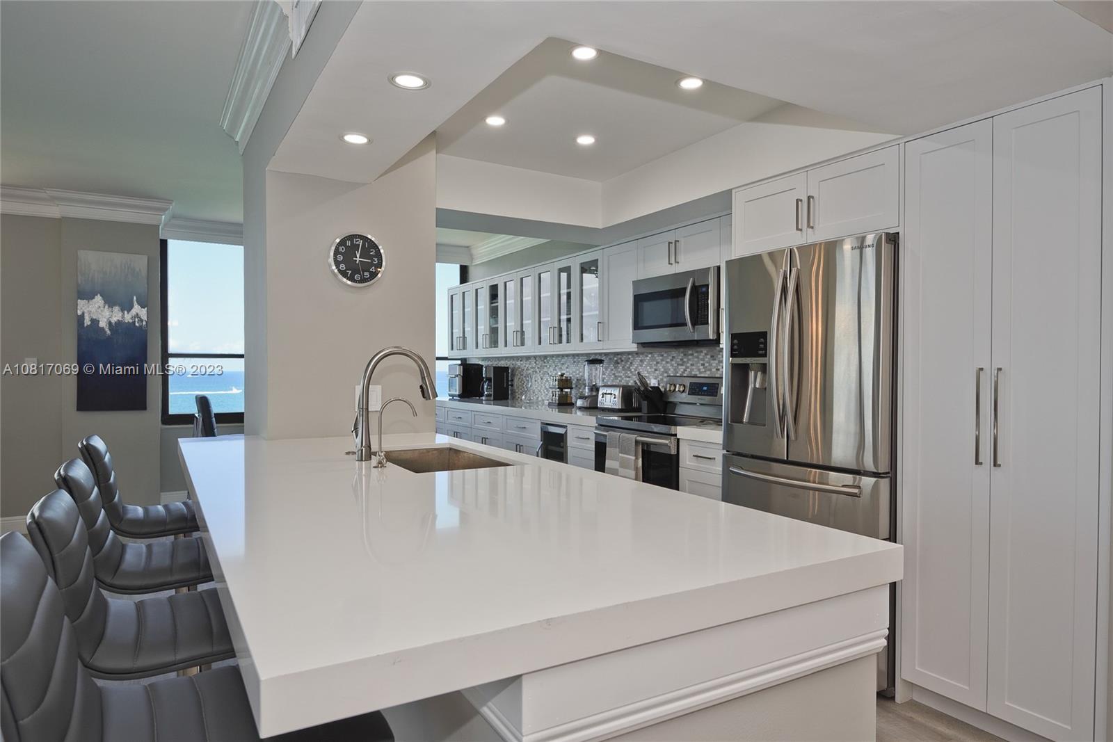 ALEXANDER TOWERS CONDO - Residential Lease