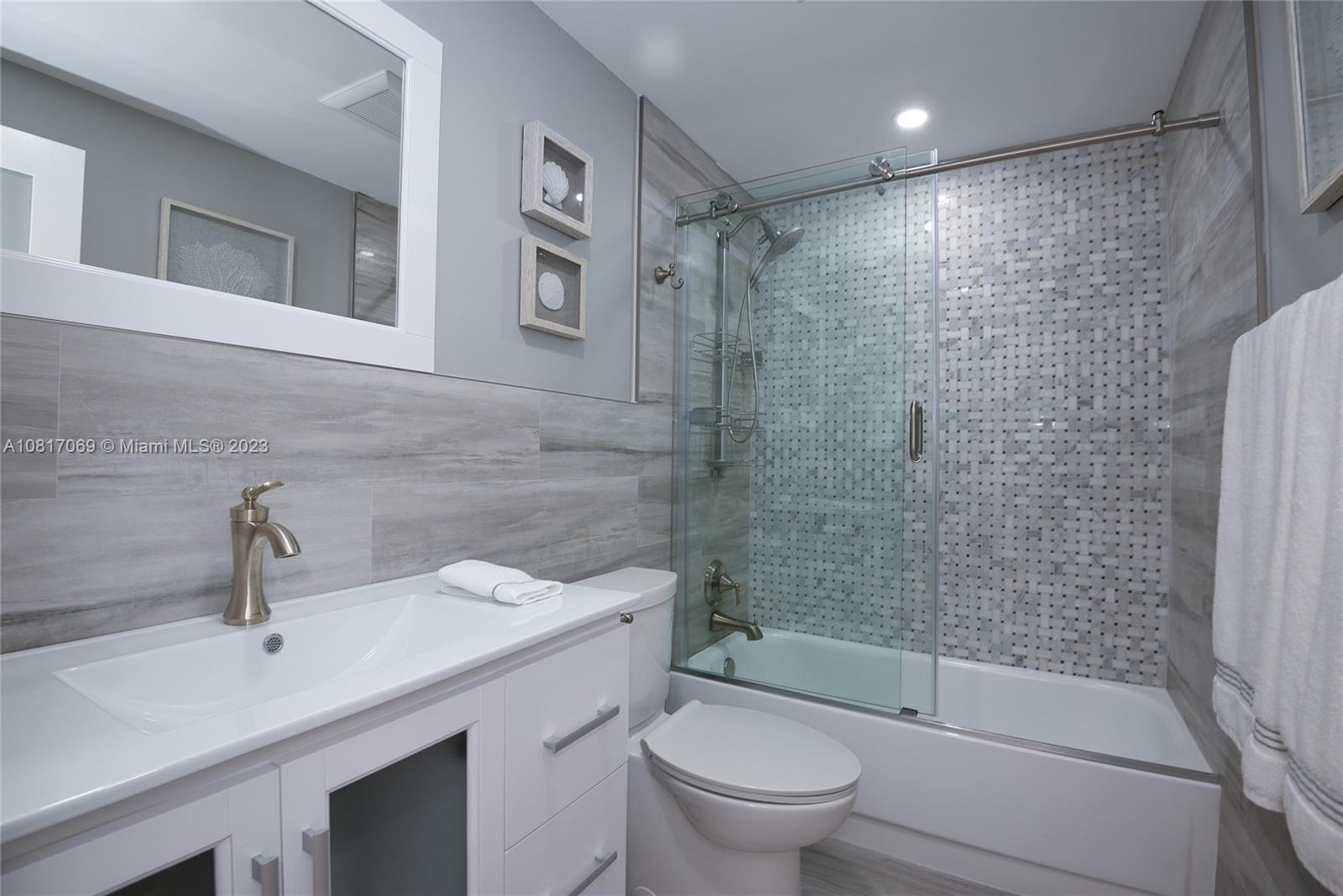 ALEXANDER TOWERS CONDO - Residential Lease