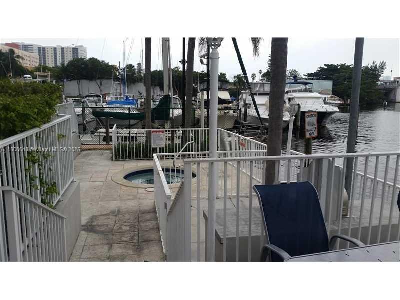 SERENITY ON THE RIVER CON - Residential