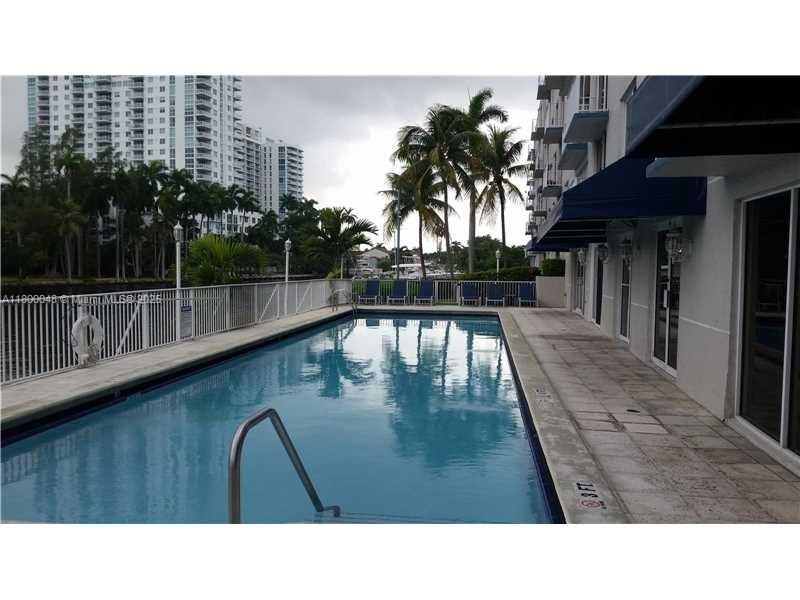 SERENITY ON THE RIVER CON - Residential
