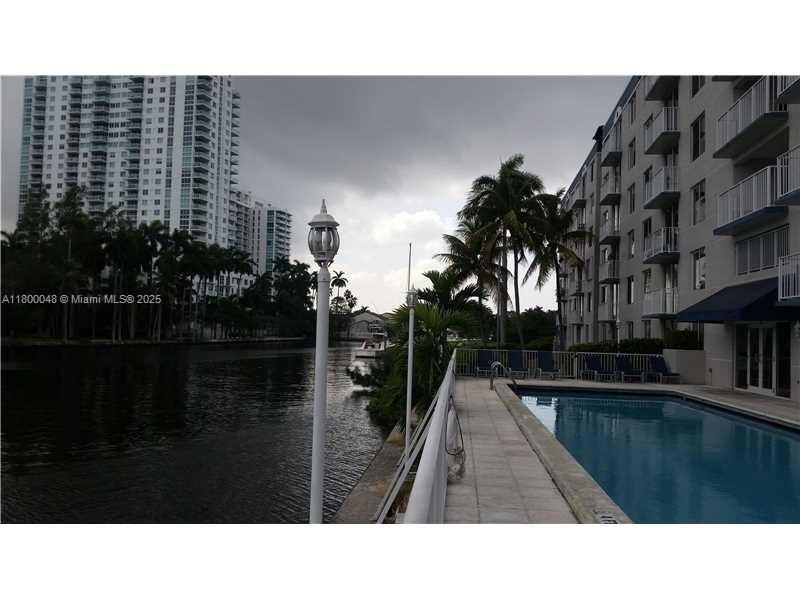 SERENITY ON THE RIVER CON - Residential