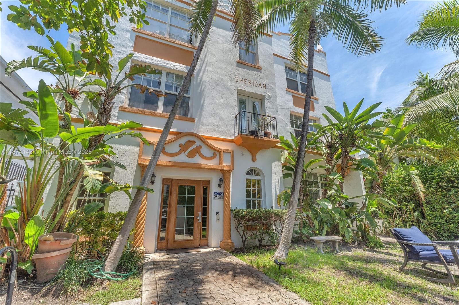 737 Jefferson Ave 305