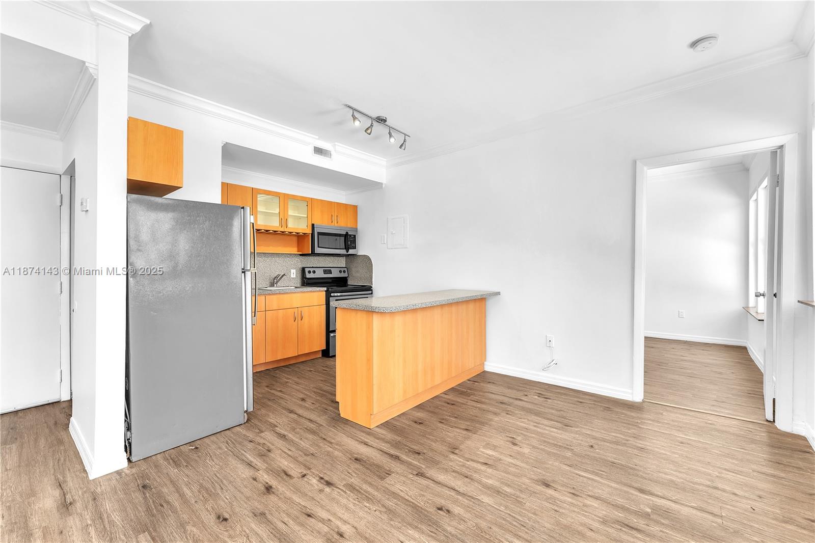 THE SHERIDAN CONDO - Residential