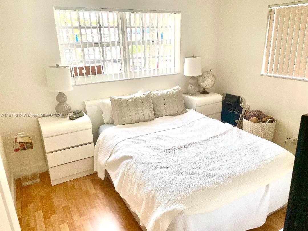 ISLE OF PARADISE CO-OP E - Residential Lease