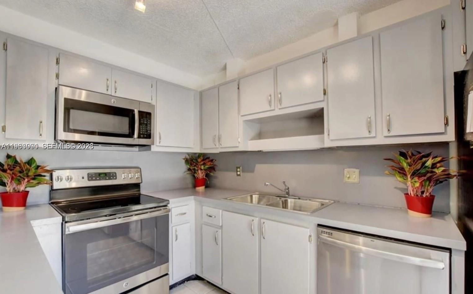 SPANISH WELLS - Residential