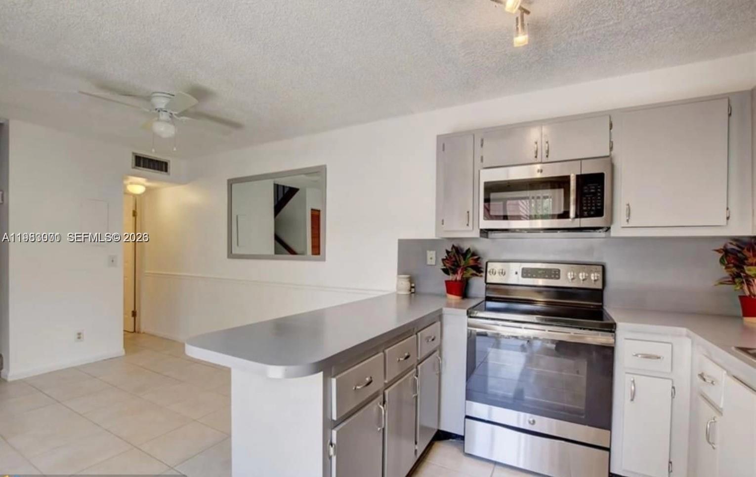 SPANISH WELLS - Residential