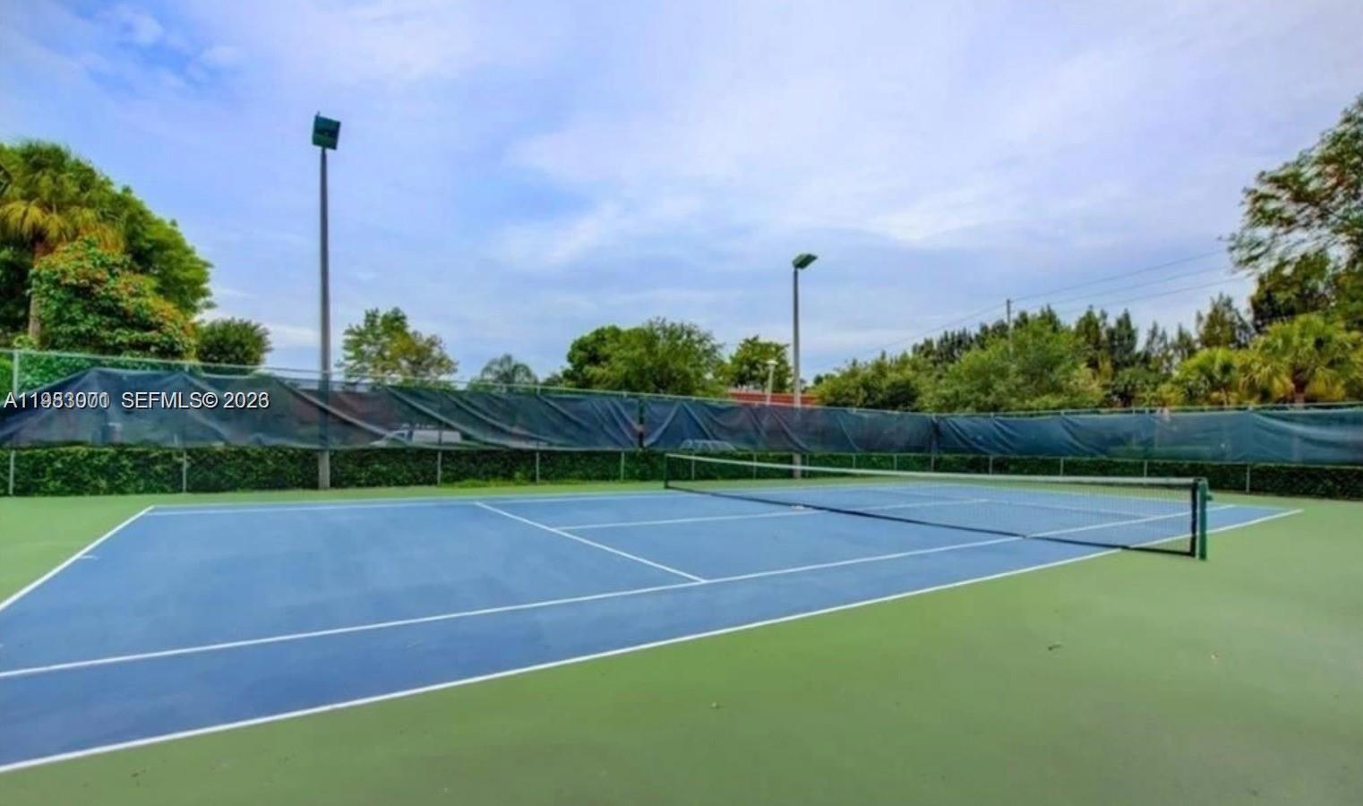 SPANISH WELLS - Residential