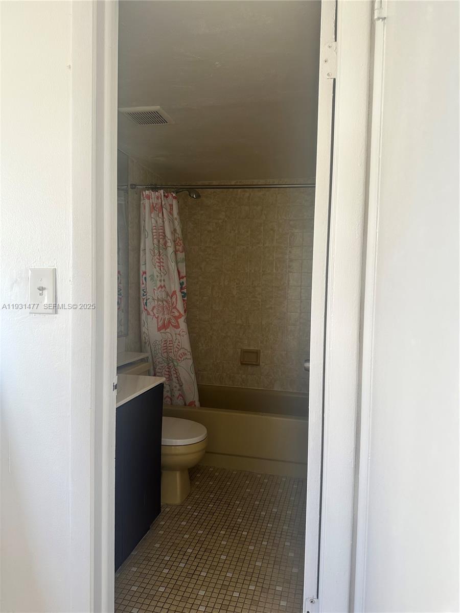 COLLINS VISTA CONDO - Residential Lease