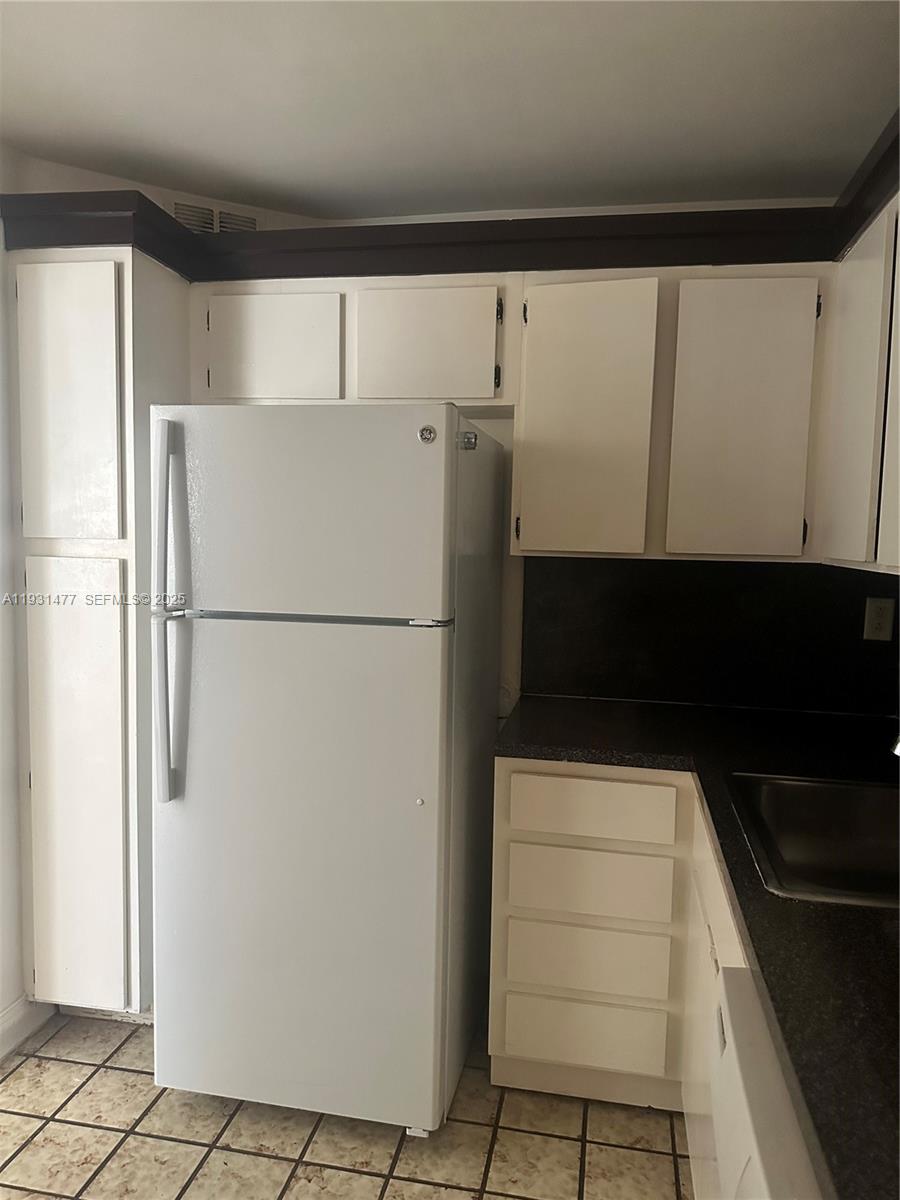 COLLINS VISTA CONDO - Residential Lease