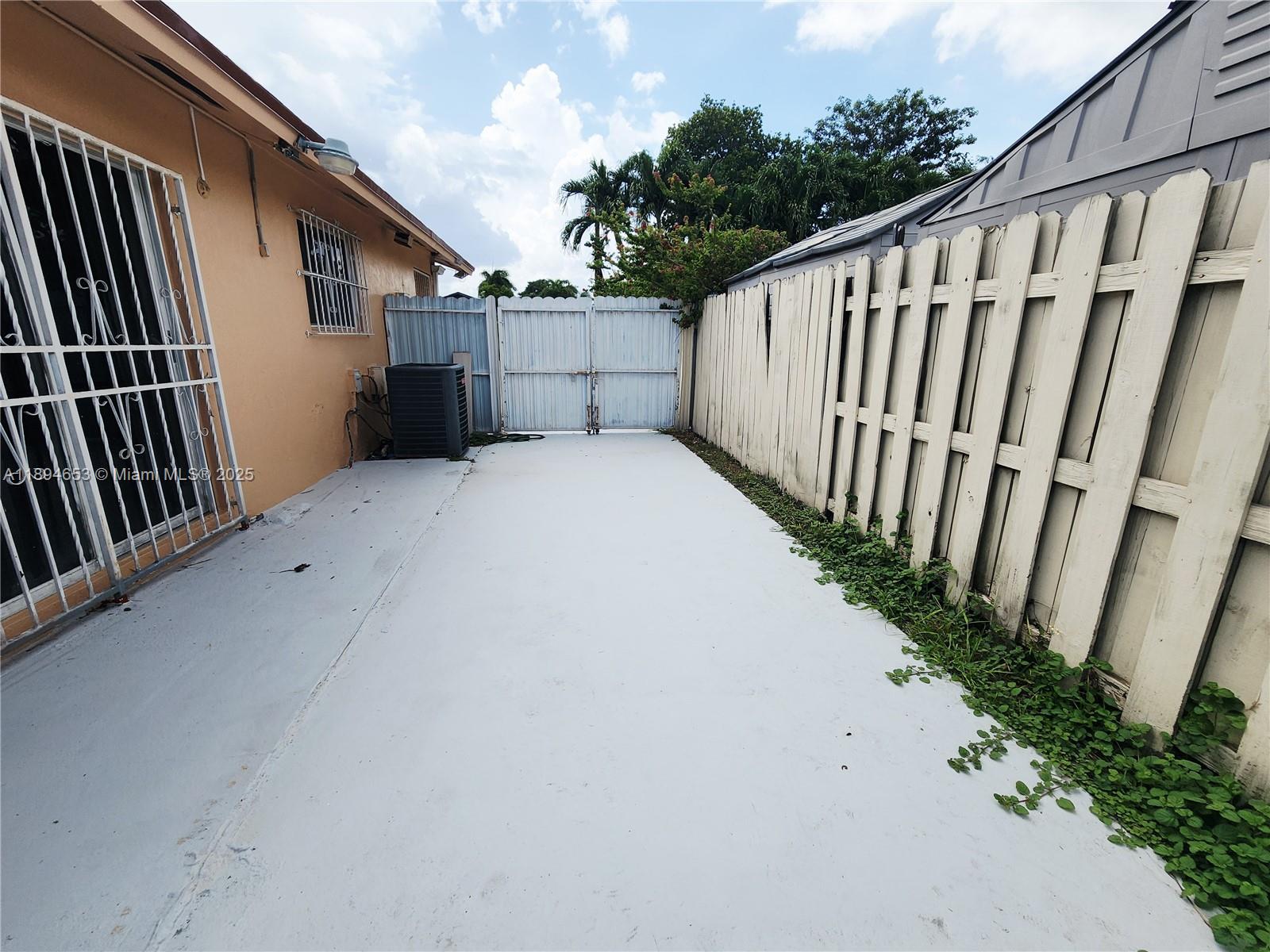 STRAWBERRY FIELD SUB - Residential Lease