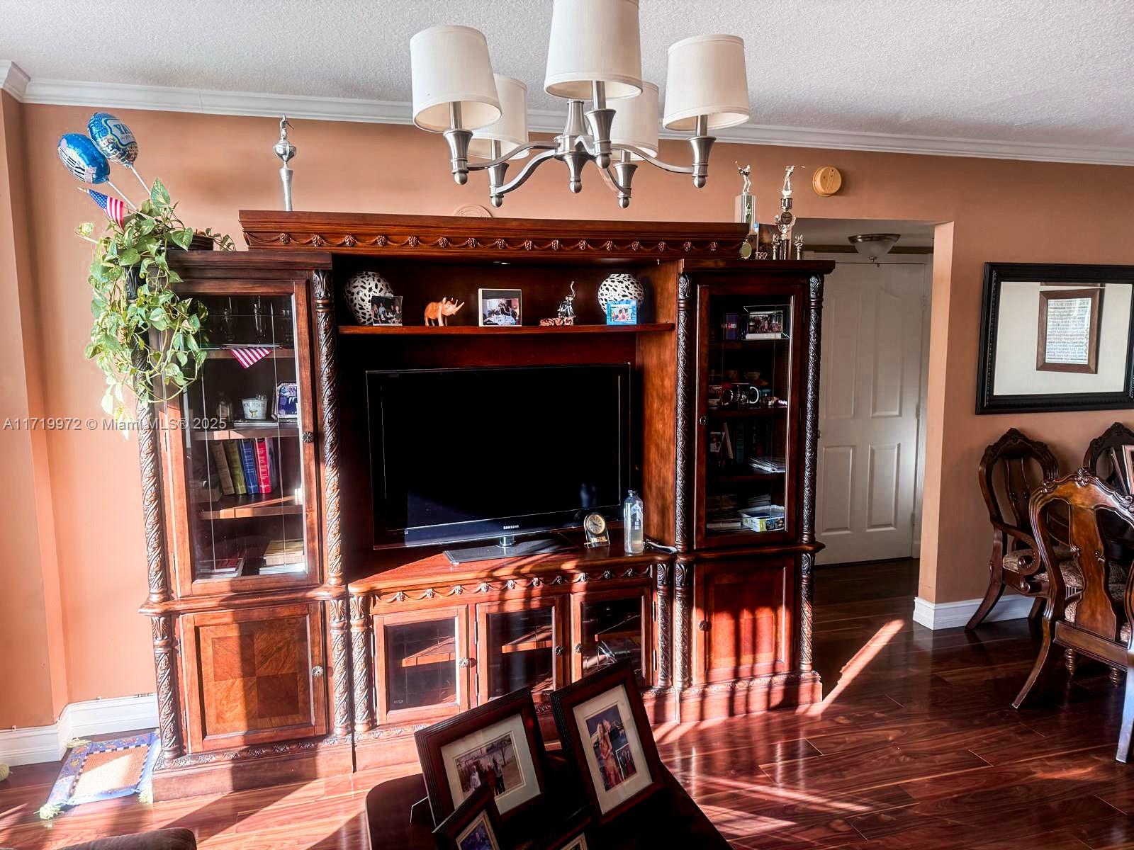 DA VINCI ON DOUGLAS CONDO - Residential