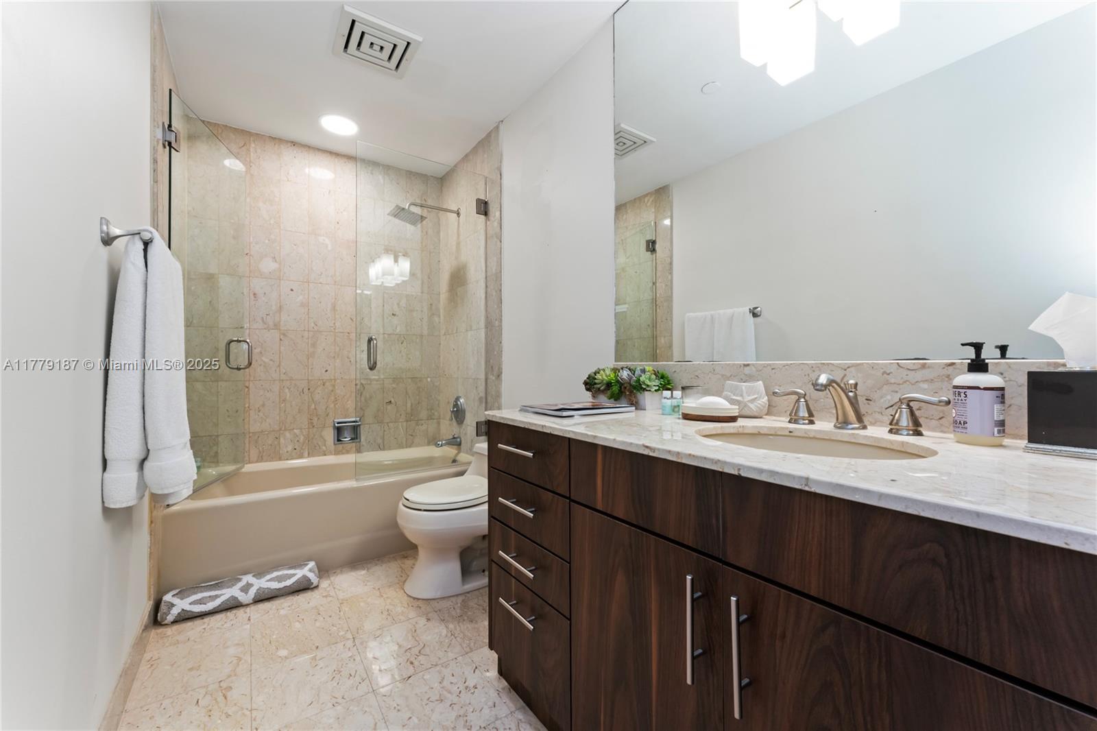 SEASIDE CONDO - Residential Lease