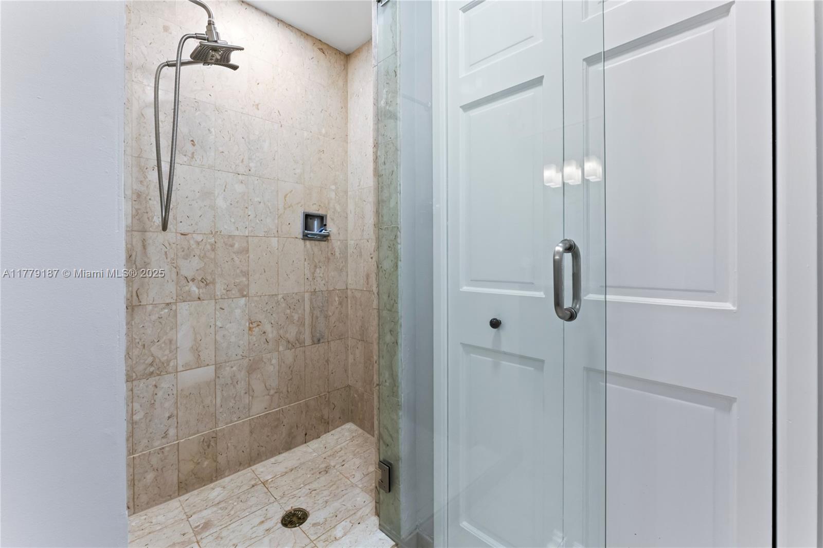 SEASIDE CONDO - Residential Lease