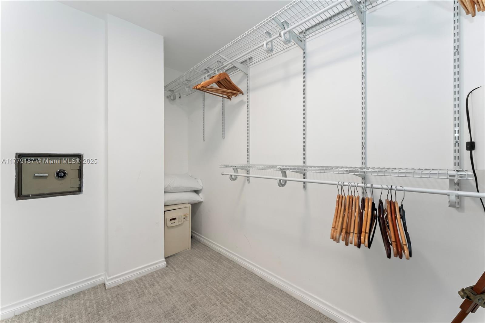 SEASIDE CONDO - Residential Lease