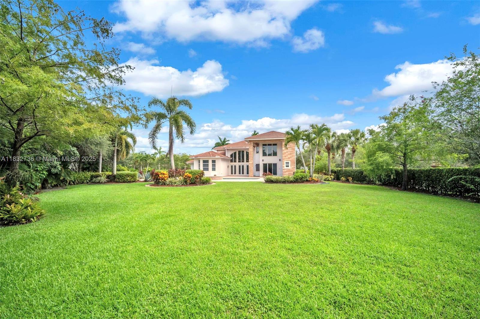 3200 LAKE RIDGE LANE