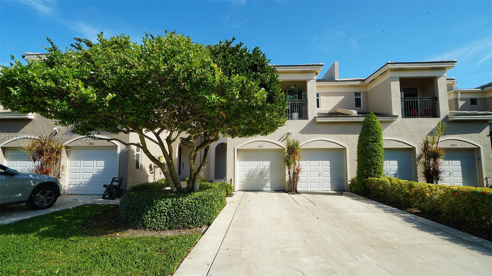 Photo 3 of 56 of 13917 SW 86th Ct townhome