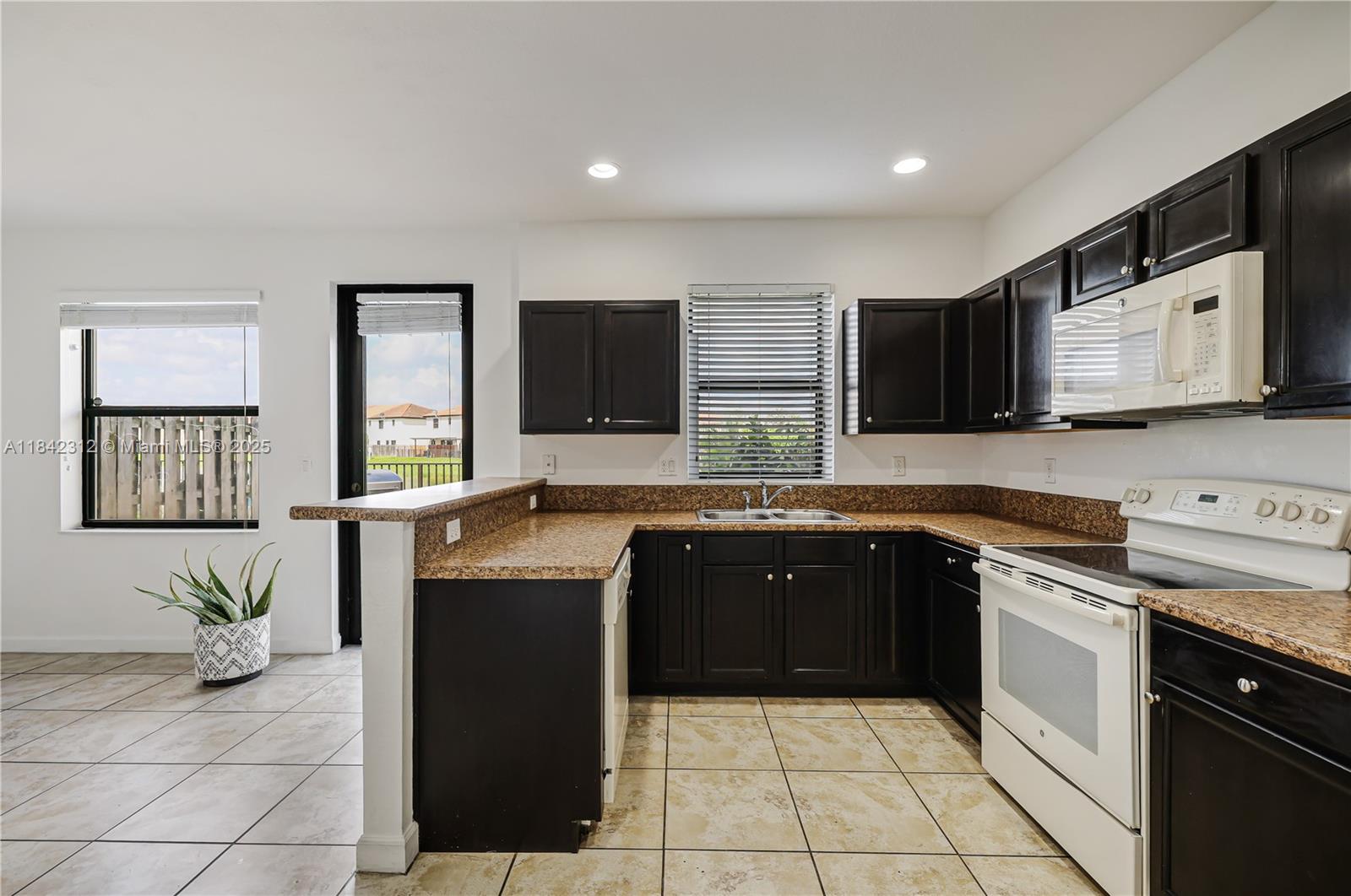 SILVER PALM WEST - Residential