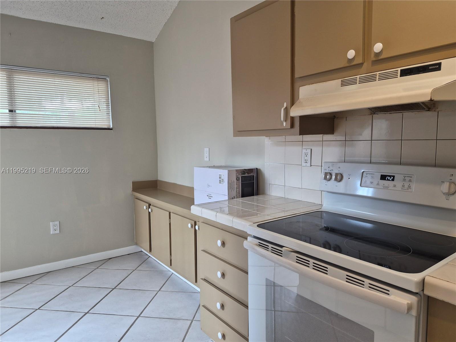 OMEGA VILLAS 1 CONDO - Residential Lease