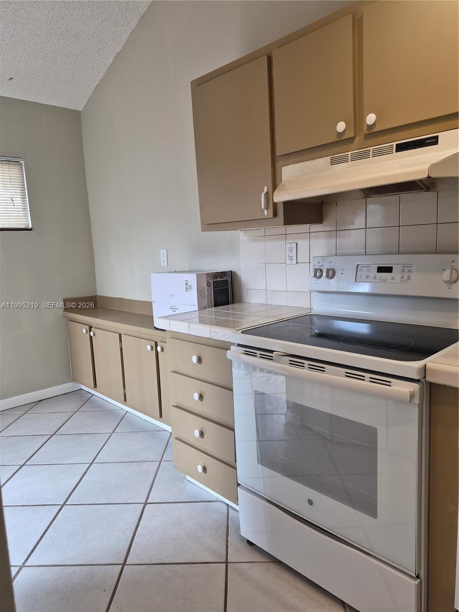 OMEGA VILLAS 1 CONDO - Residential Lease