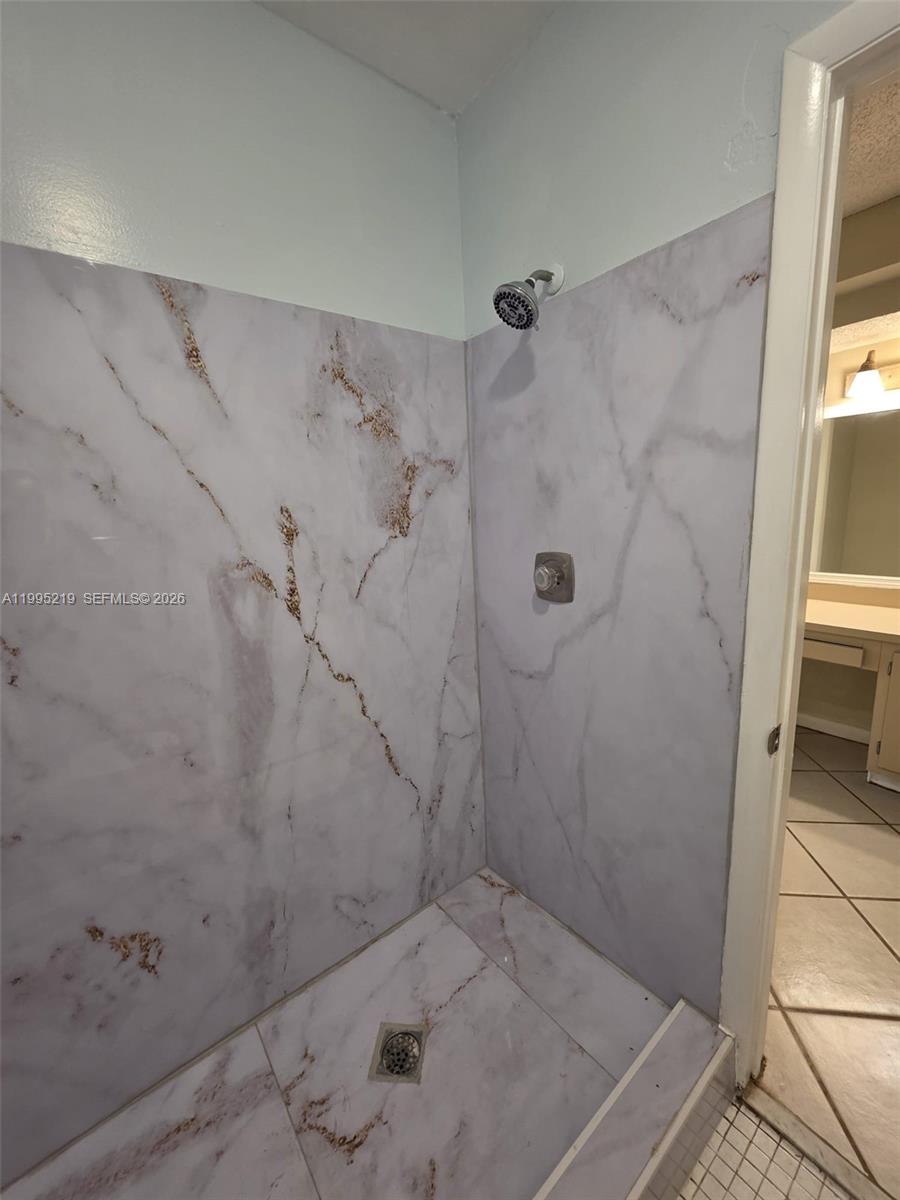 OMEGA VILLAS 1 CONDO - Residential Lease