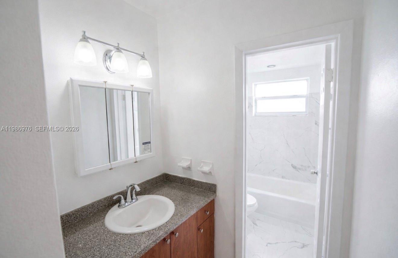 REV PL RED RD HIGHLANDS - Residential Lease