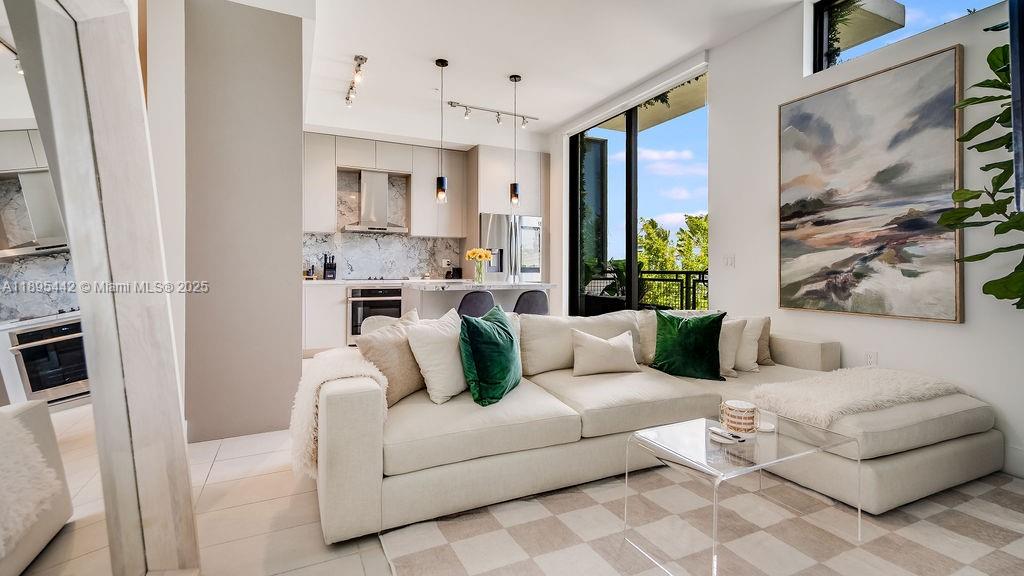 LINCOLN SUB - Residential Lease