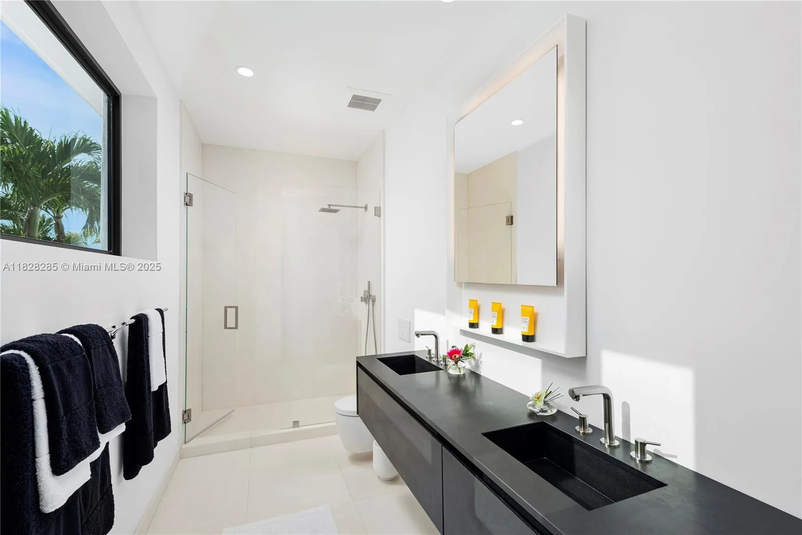 Miami Beach, Florida 33141, United States, 6 Bedrooms Bedrooms, ,7 BathroomsBathrooms,Residential,Active,161157