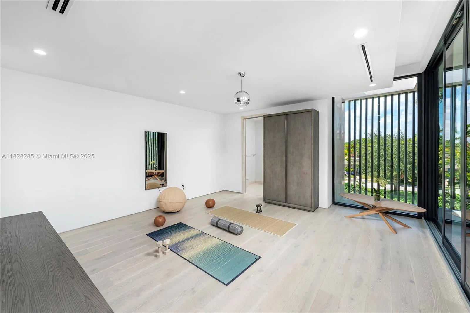 Miami Beach, Florida 33141, United States, 6 Bedrooms Bedrooms, ,7 BathroomsBathrooms,Residential,Active,161157