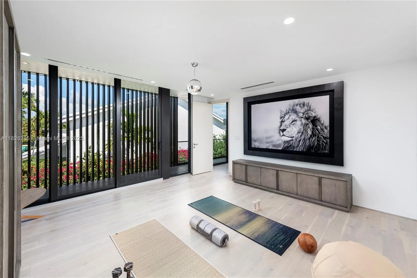 Miami Beach, Florida 33141, United States, 6 Bedrooms Bedrooms, ,7 BathroomsBathrooms,Residential,Active,161157