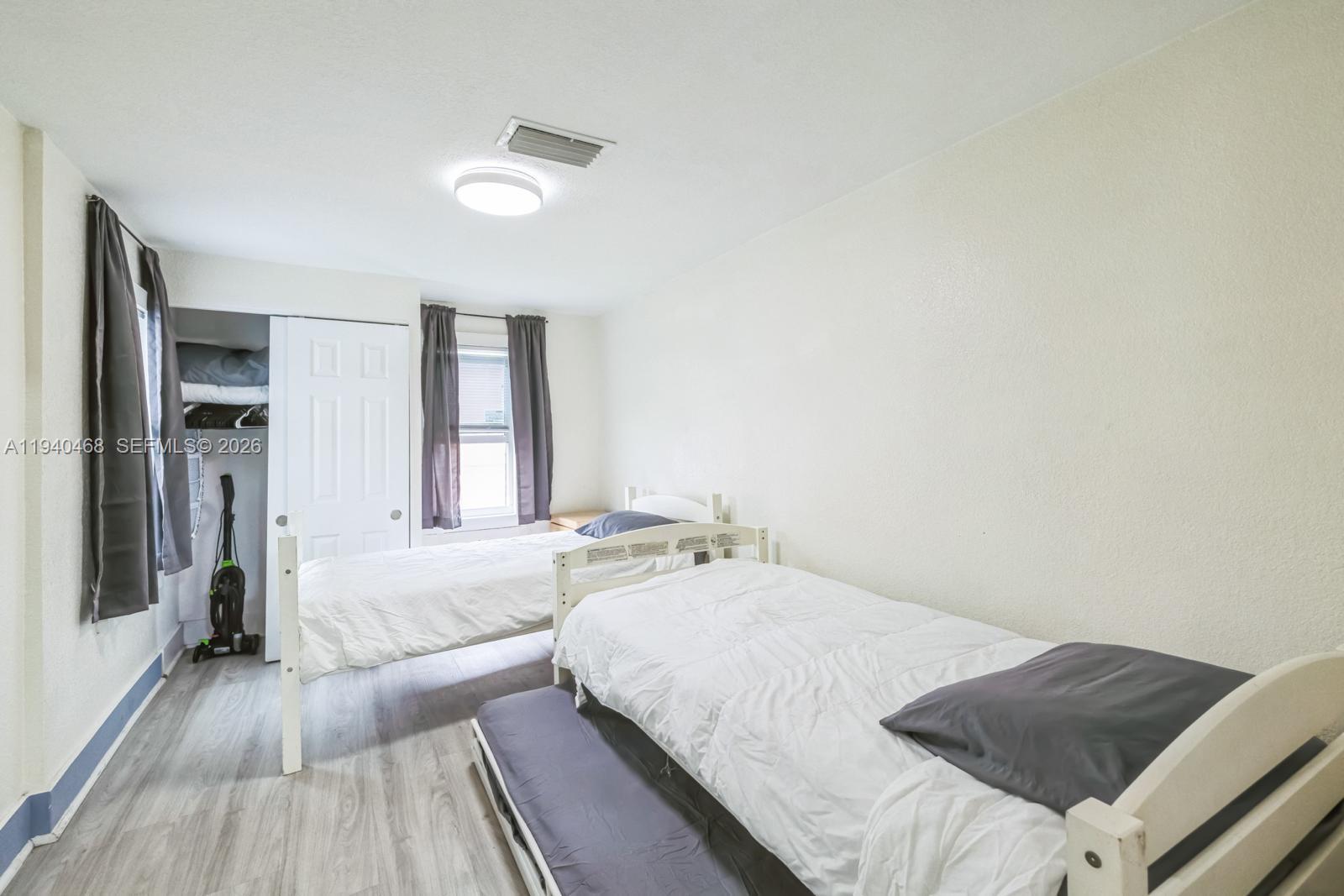 T L JOHNSON SUB IN SW1/4 - Residential