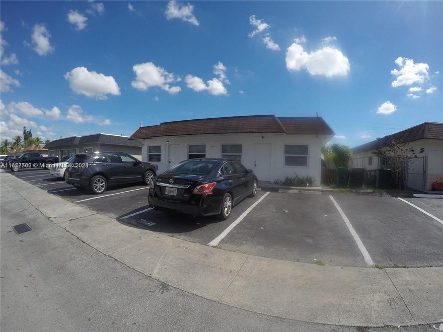 Spacious unit with 1 bed / 1 bath,  impact windows and central AC, new stove and refrigerator, washer and dryer are inside the unit.  Fast move in available.