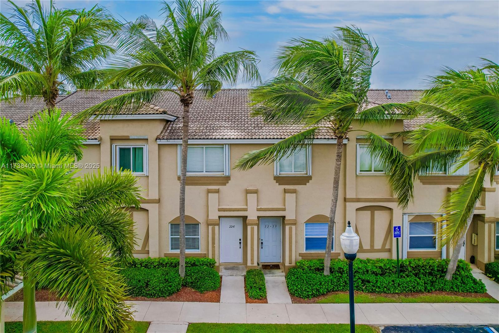 2241 Se 24th Pl 2241, Homestead, Miami-Dade County, Florida - 3 Bedrooms  
3 Bathrooms - 