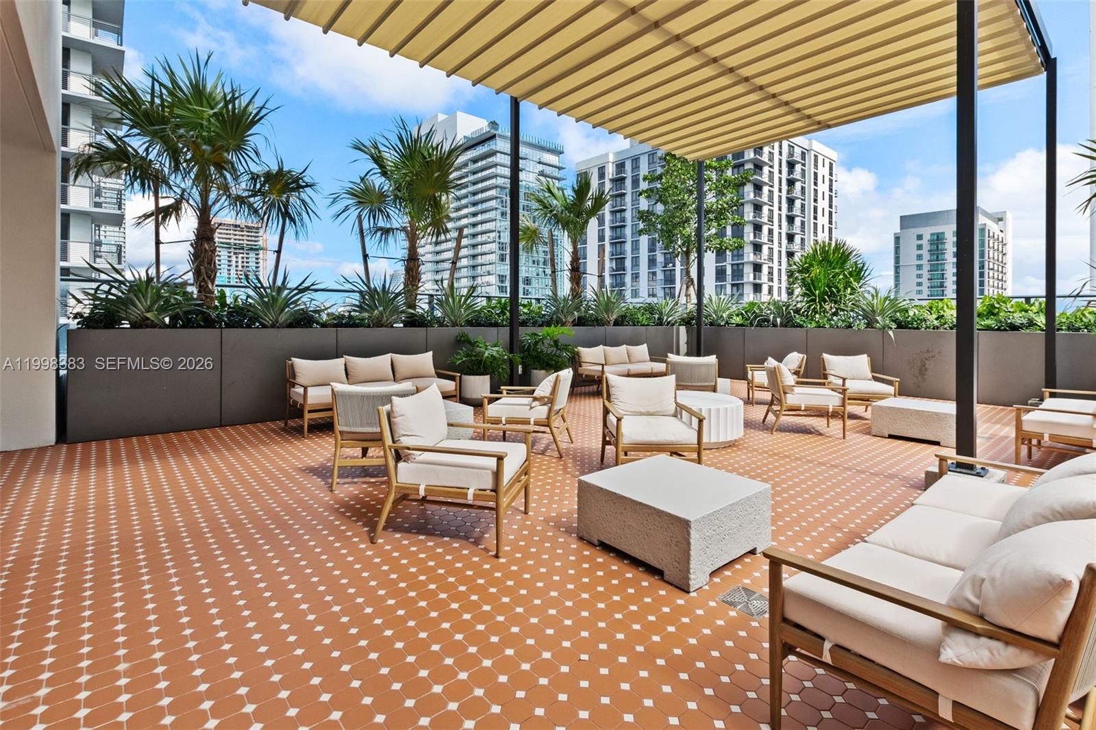 THE CROSBY MIAMI WORLDCENT - Residential