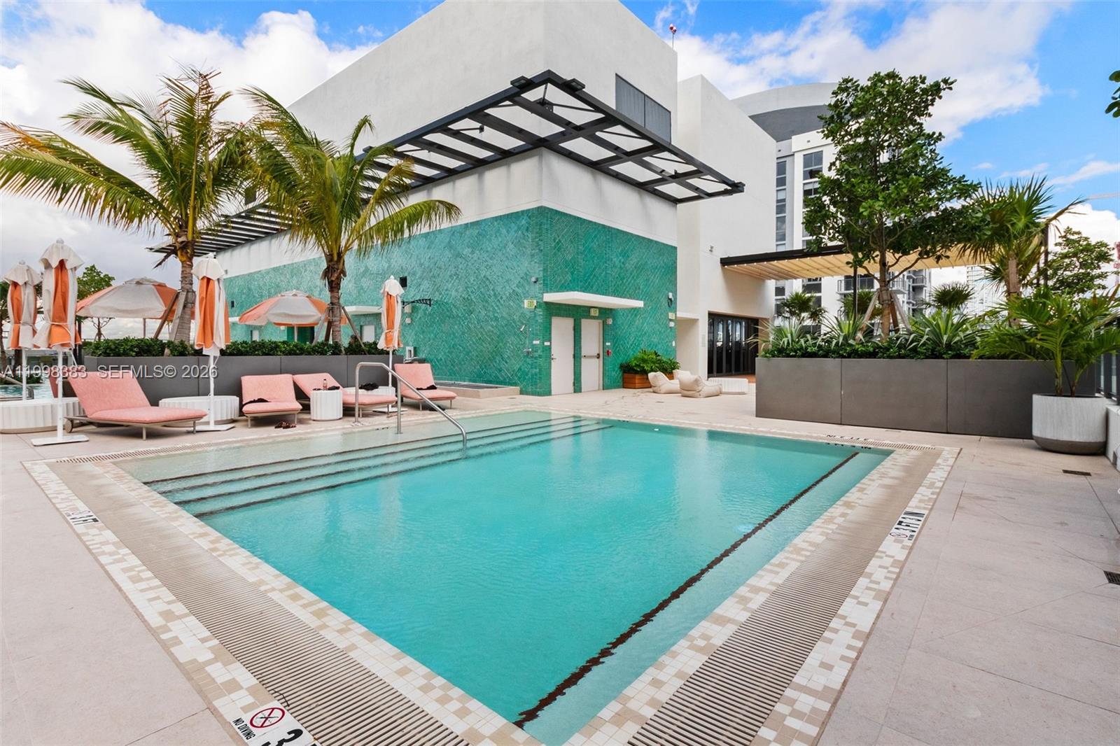 THE CROSBY MIAMI WORLDCENT - Residential