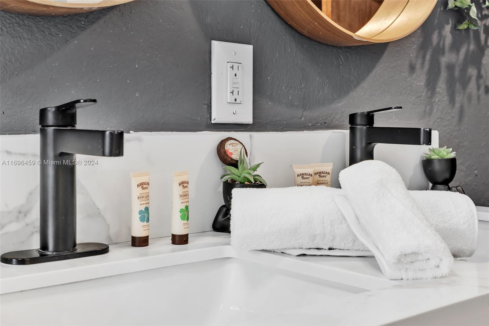 GRIFFING BISCAYNE PK EST - Residential Lease