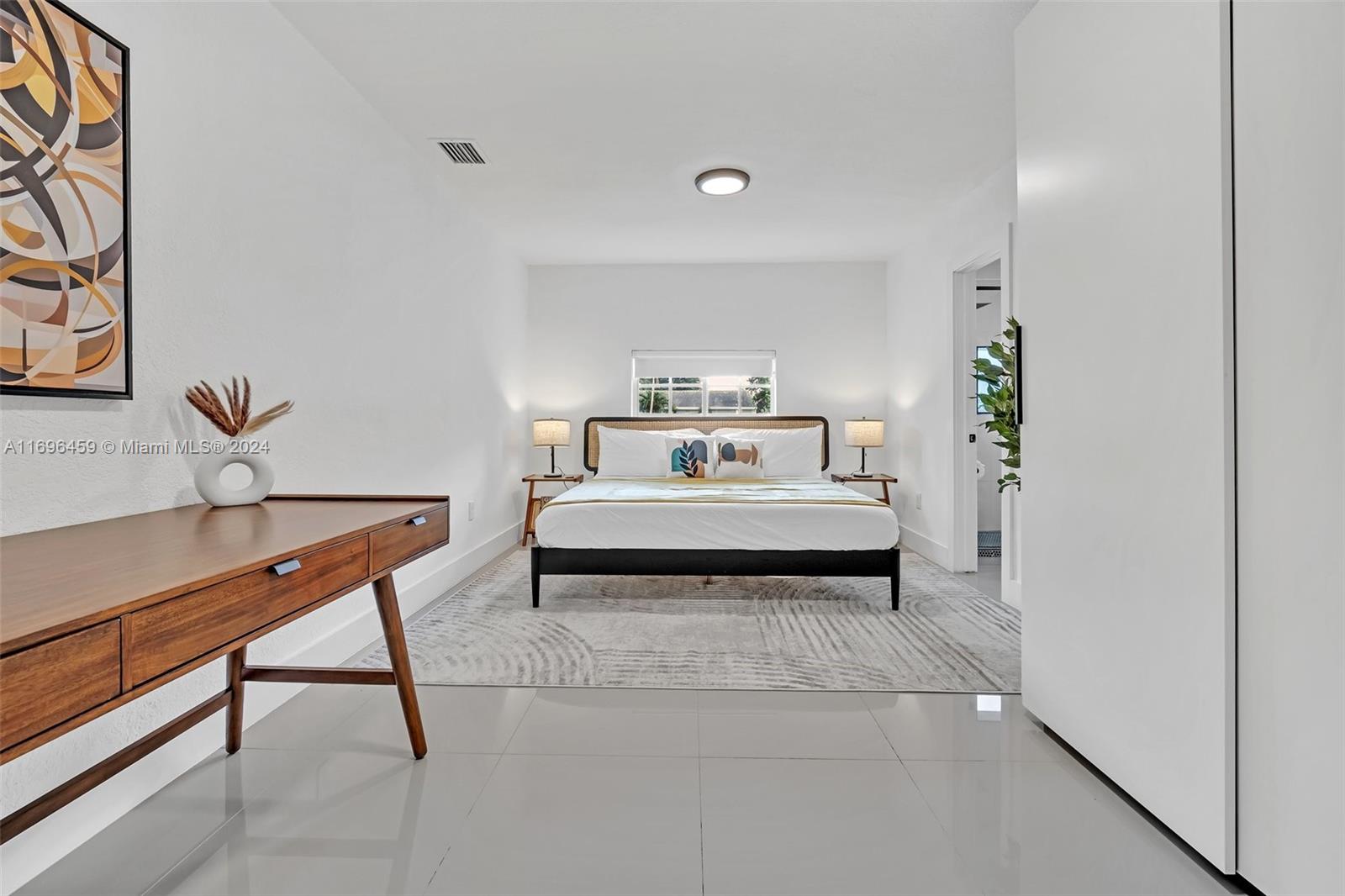 GRIFFING BISCAYNE PK EST - Residential Lease