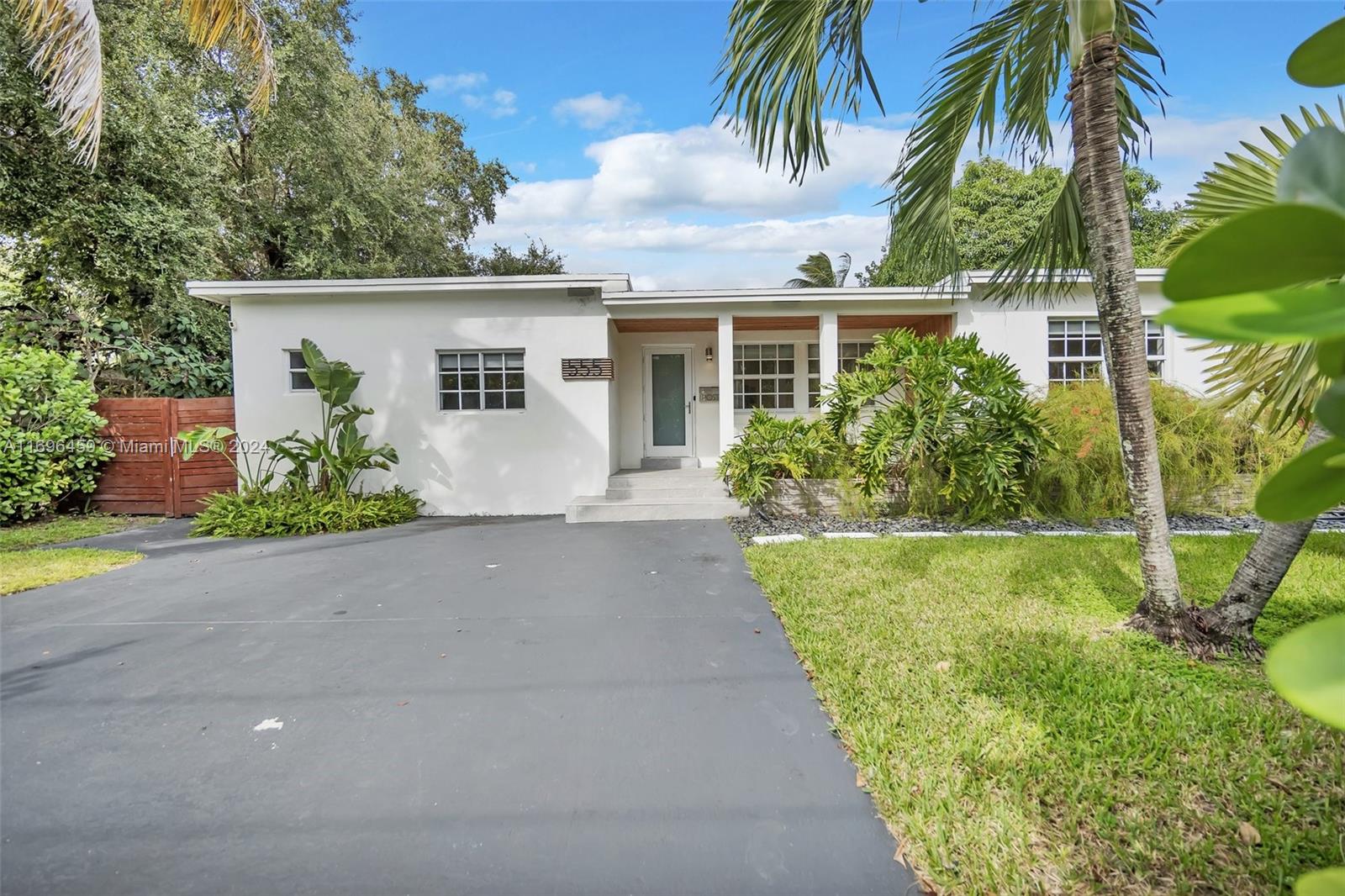 Rental Property at 555 Ne 127th St, North Miami, Miami-Dade County, Florida - Bedrooms: 4 
Bathrooms: 2  - $5,700 MO.