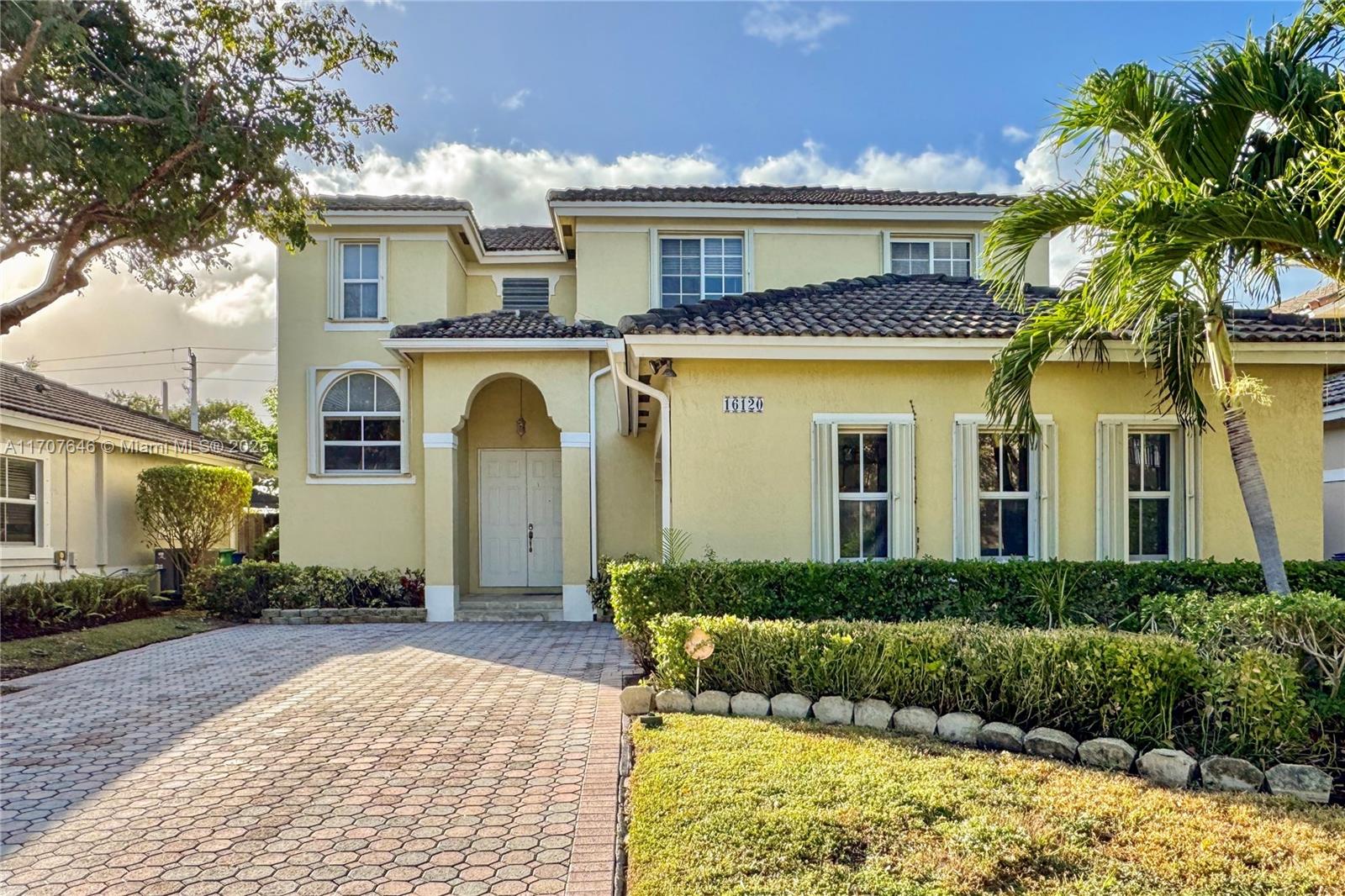 Property for Sale at 16120 Sw 91st Ct, Palmetto Bay, Miami-Dade County, Florida - Bedrooms: 5 
Bathrooms: 3  - $860,000