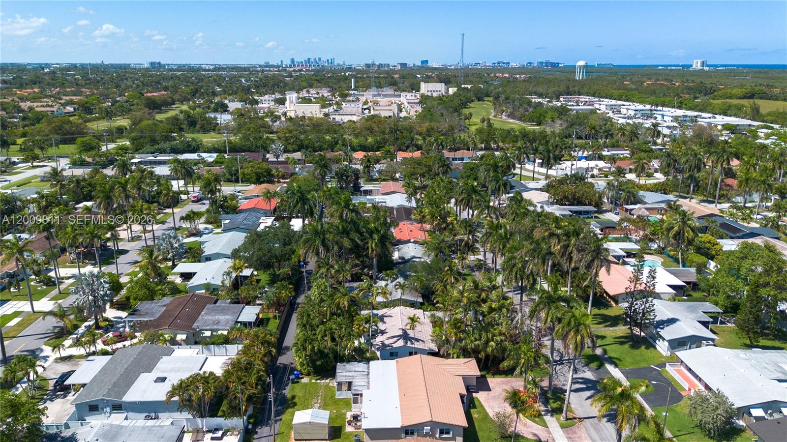 COUNTRY CLUB HOMES - Residential