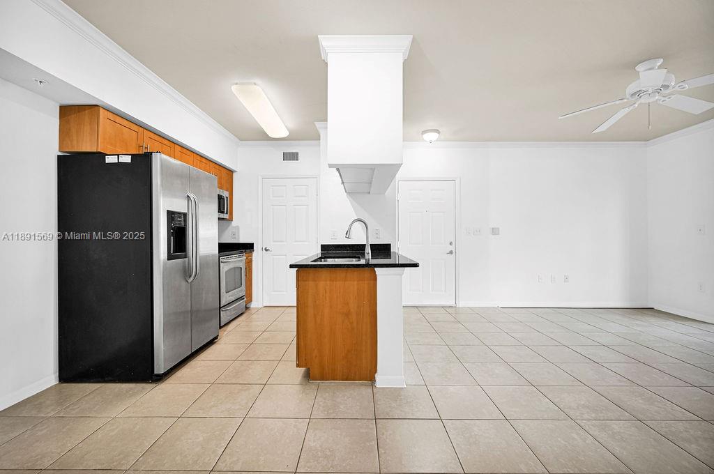 VILLAS AT EMERALD DUNES C - Residential Lease