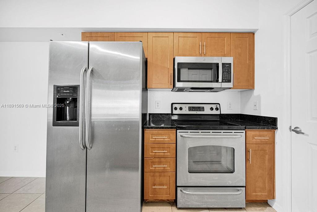 VILLAS AT EMERALD DUNES C - Residential Lease