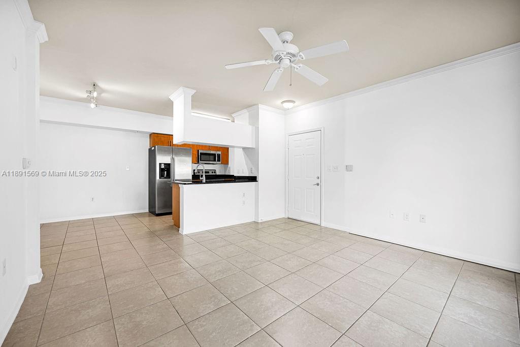 VILLAS AT EMERALD DUNES C - Residential Lease