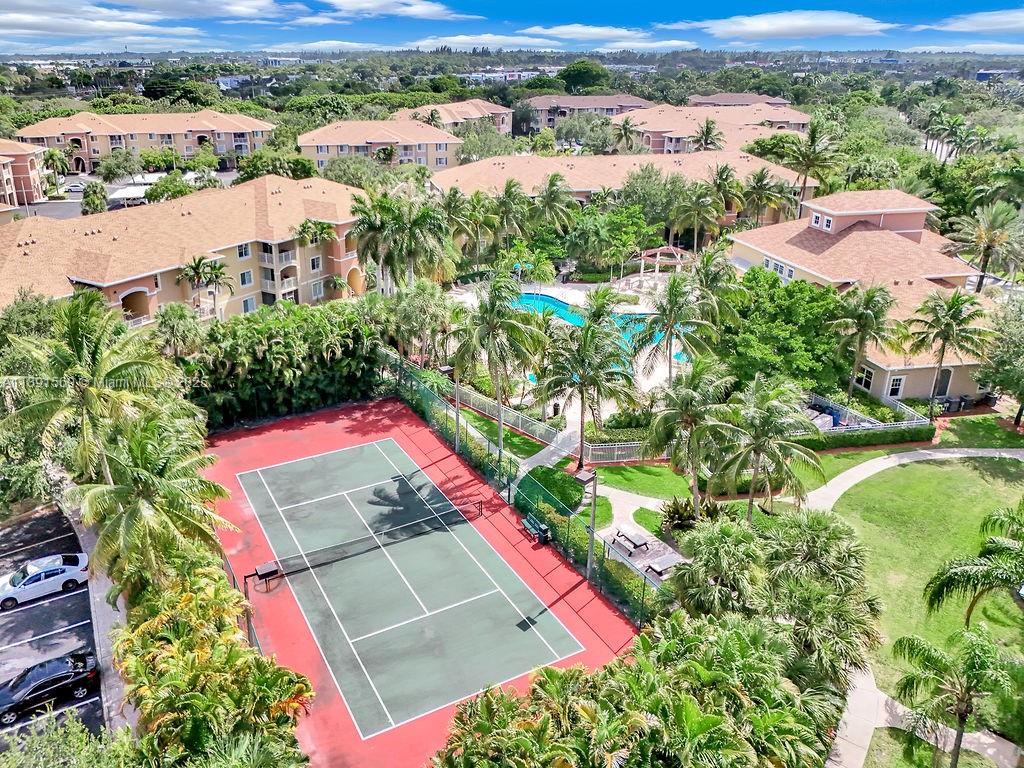 VILLAS AT EMERALD DUNES C - Residential Lease