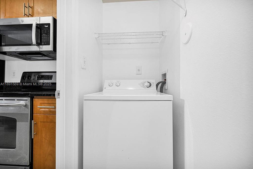 VILLAS AT EMERALD DUNES C - Residential Lease