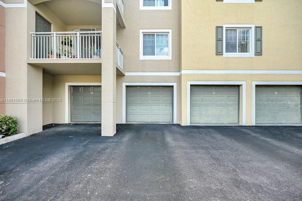 VILLAS AT EMERALD DUNES C - Residential Lease