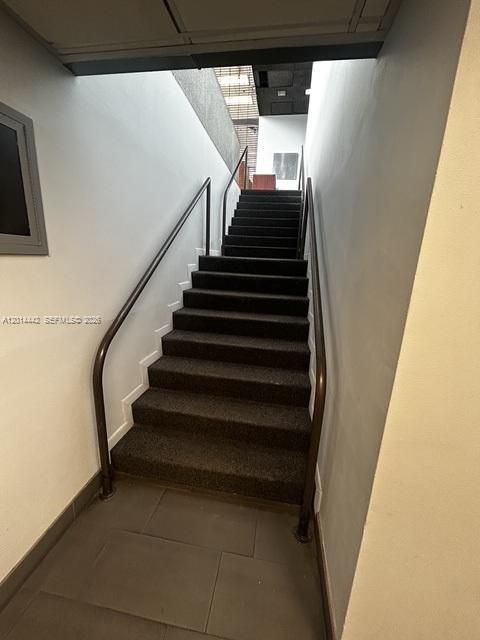 900 W 49th St