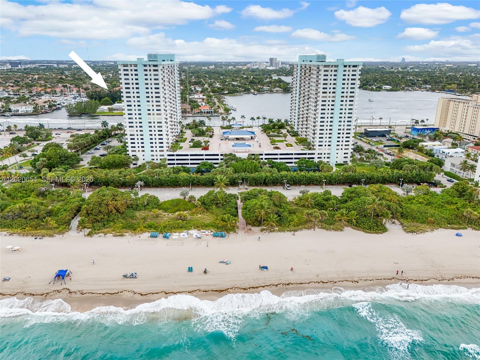 SUMMIT CONDO - Residential